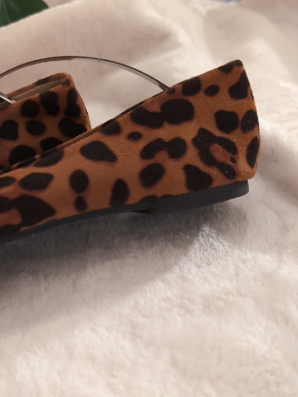 Leopard Print Pointed Toe Flats - Women's Size 7 - Picture 3 of 11